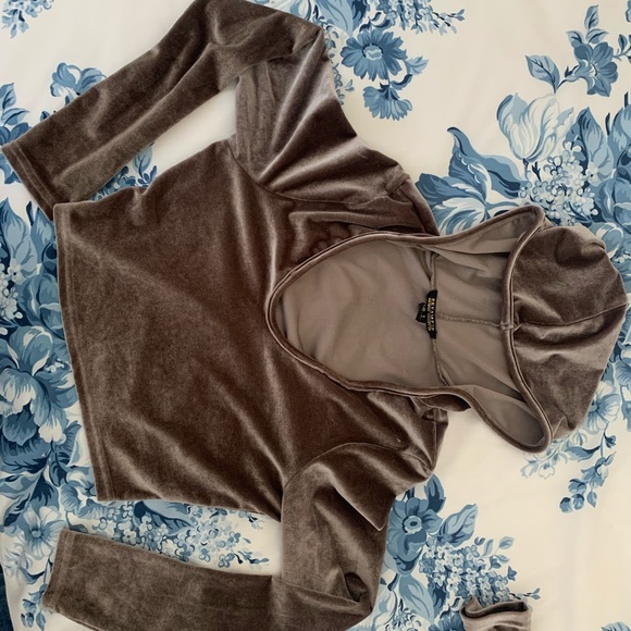 Two-piece velour set - Picture 3 of 8